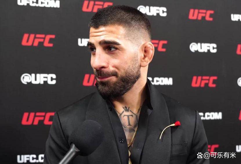 冠军都懵了！霍洛威被碾压，麦格雷戈五年没打，这场世纪大战连专家都不敢猜结果