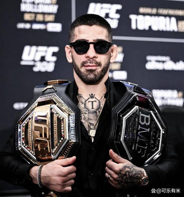 冠军都懵了！霍洛威被碾压，麦格雷戈五年没打，这场世纪大战连专家都不敢猜结果