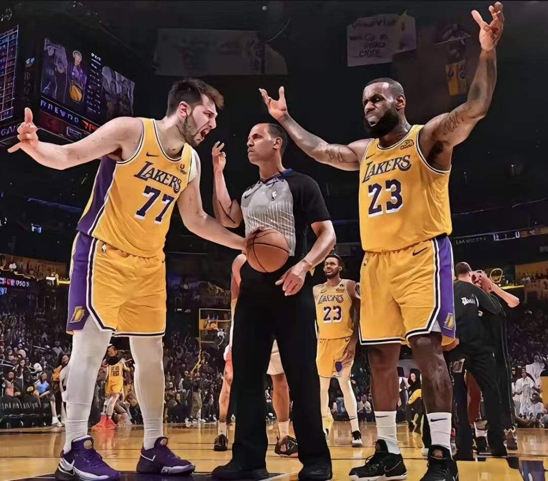 詹皇让湖人高层难堪！首次承认浓眉哥才是真大腿，暗讽东契奇防守差