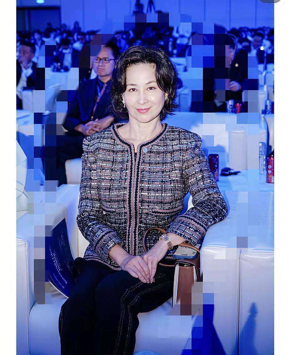 赌王长女何超琼忍无可忍，直接起诉！原因曝光，不是豪门恩怨